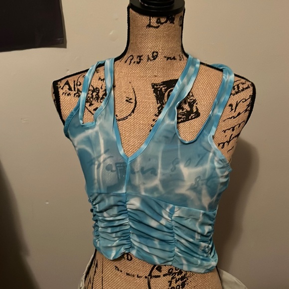 Forever 21 baby blue crop top - Picture 1 of 2